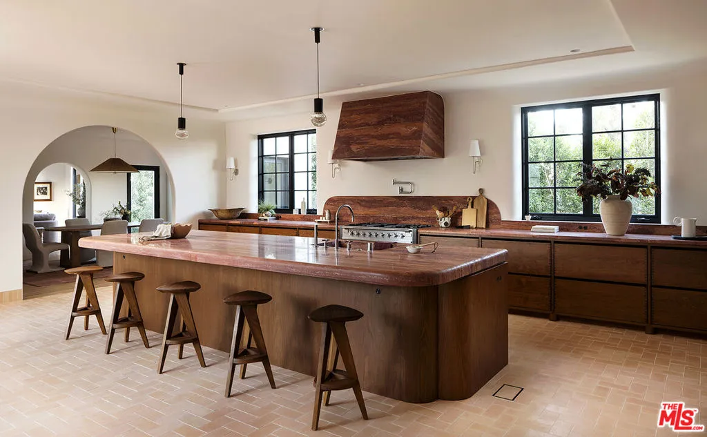 2720 Glendower Avenue, Los Angeles, California 90027 home-pic-8